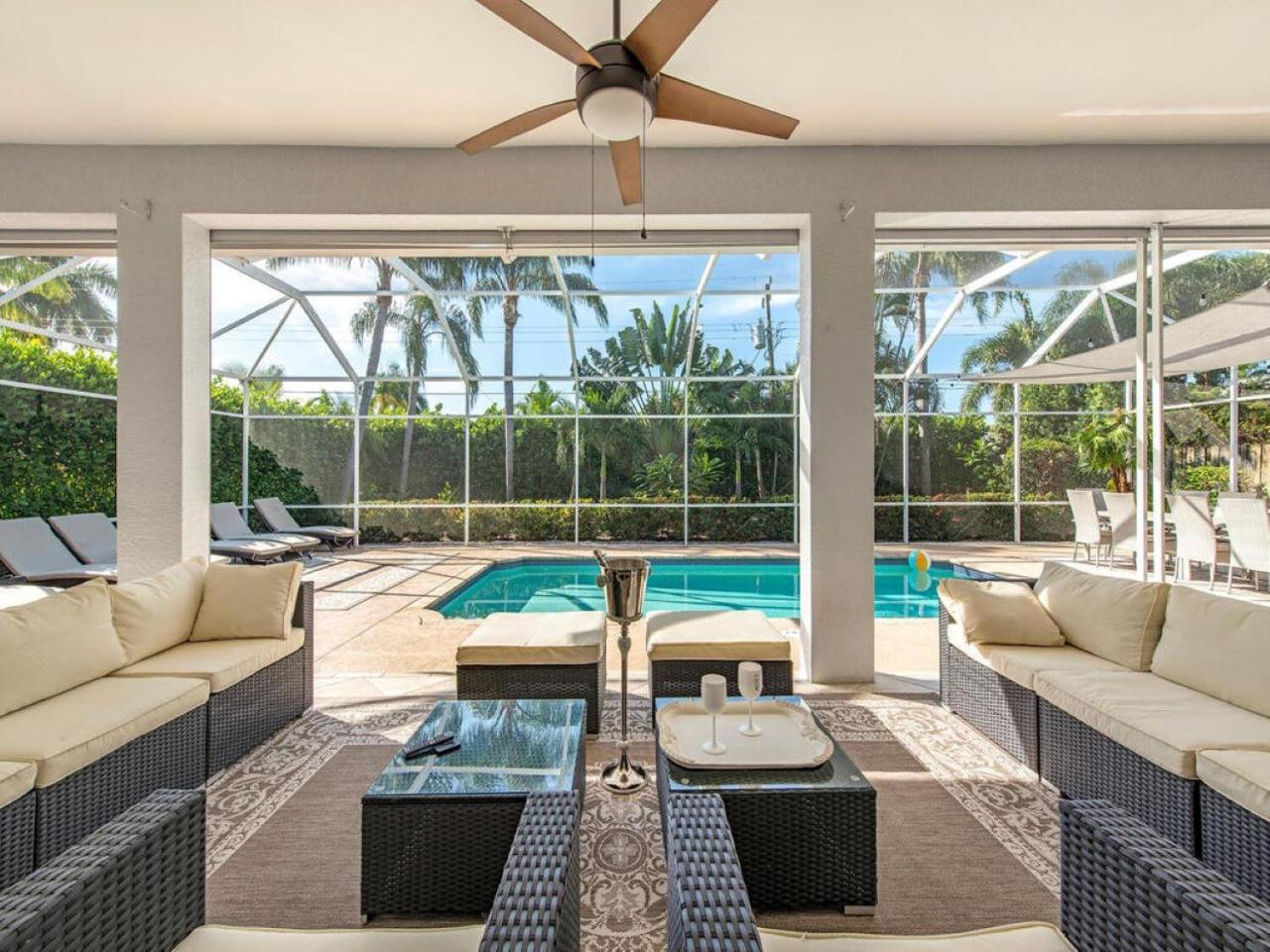Lux Family 3 Bedroom With Pool Villa Walk To Beach And Mercato North North Naples المظهر الخارجي الصورة