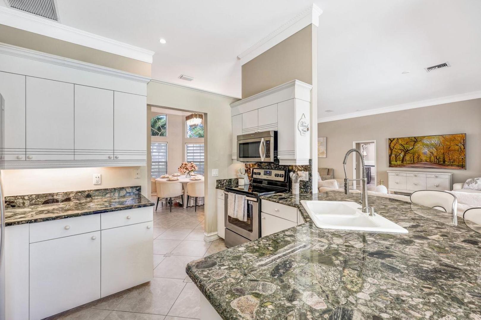 Lux Family 3 Bedroom With Pool Villa Walk To Beach And Mercato North North Naples المظهر الخارجي الصورة