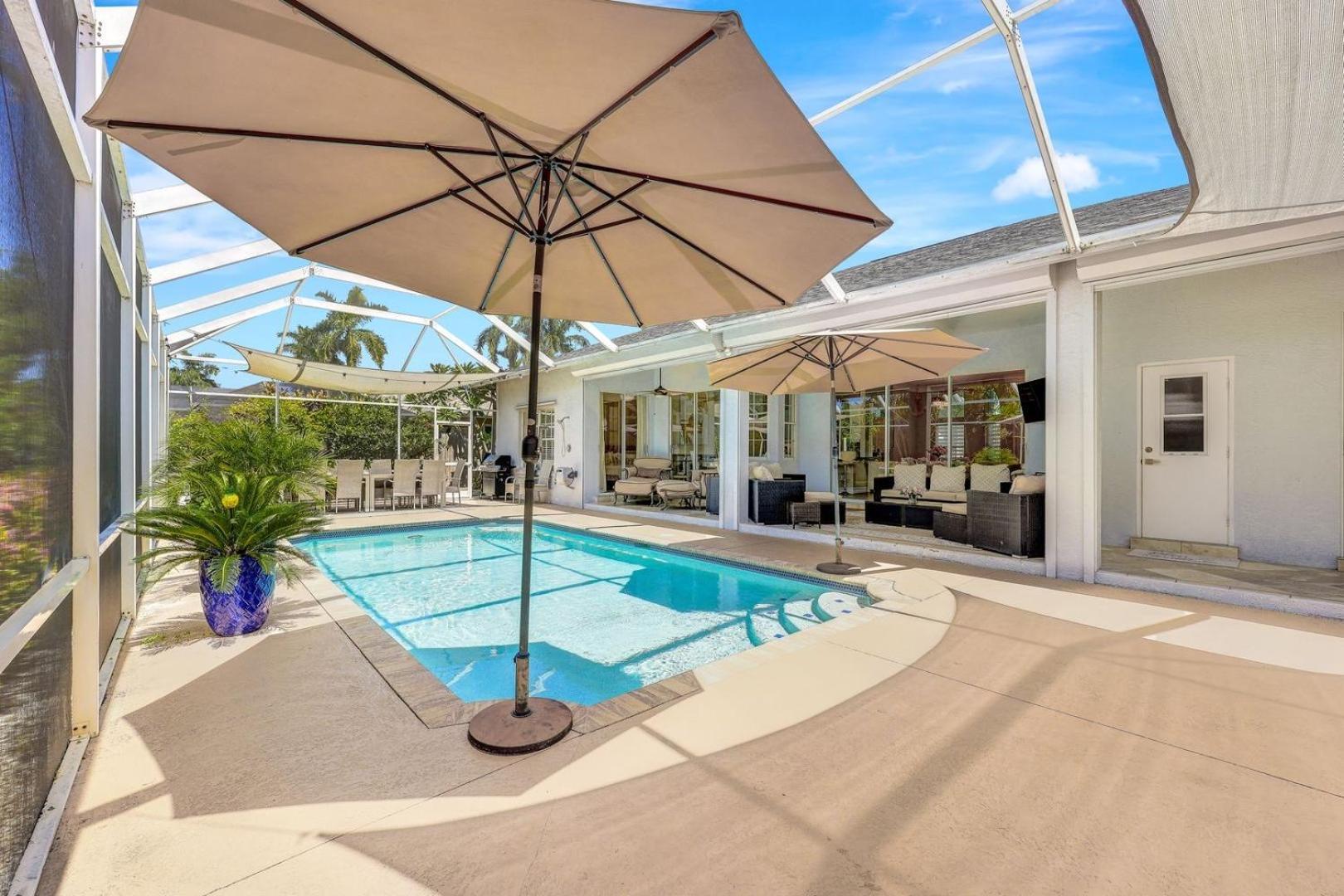 Lux Family 3 Bedroom With Pool Villa Walk To Beach And Mercato North North Naples المظهر الخارجي الصورة